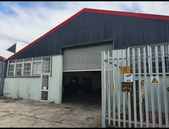 361M² FACTORY RENTED IN TRIANGLE FARM